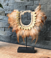 Decoratief ornament met veren en schelpen ( 3 kleuren ass.)