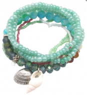 Armbandenset, Licht-blauw met schelpen. 