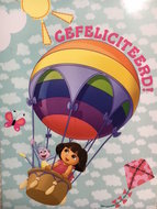Ansichtkaart Dora in Ballon met opdruk ; gefeliciteerd !
